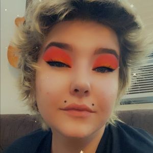 Meet your Posher, Briana